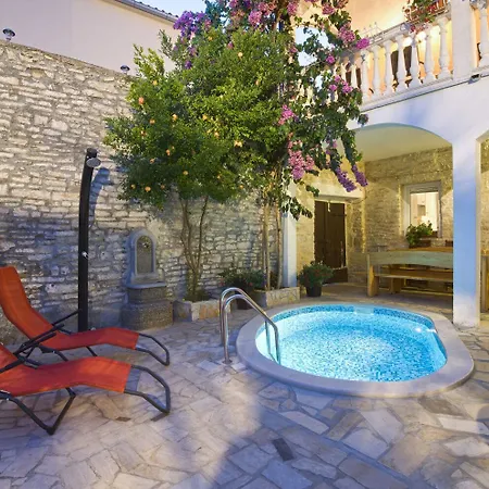 Apartment Sam - With Pool